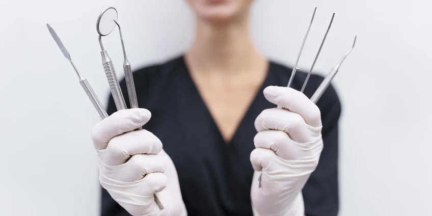 Kokybiškas dantų protezavimas: kodėl jis svarbus jūsų burnos sveikatai?